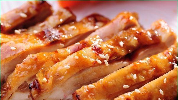 雪纳瑞犬的饮食须知（维持健康的关键就在它们的饮食上；寻找适合雪纳瑞犬的营养方案）