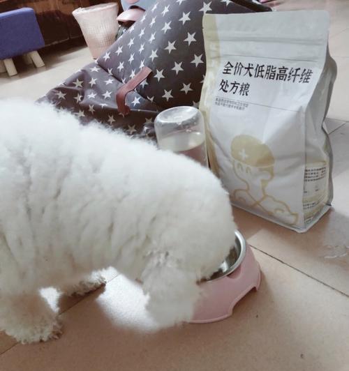 揭秘狗狗大便白色一粒一粒的背后真相（为什么狗狗的大便会变成这样）