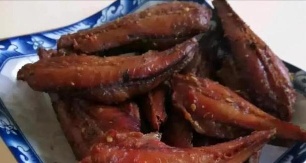清道夫一直在窝里怎么办？如何鼓励其活动？
