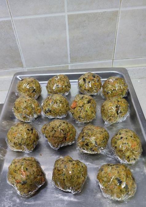用白面自制狗粮是否适合狗狗食用？