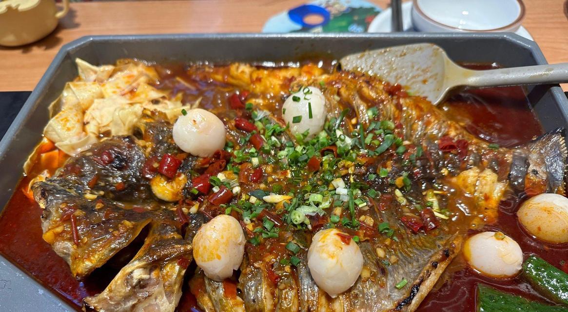 鱼酷烤鱼食品街特色美食有哪些？如何选择最受欢迎的美食？