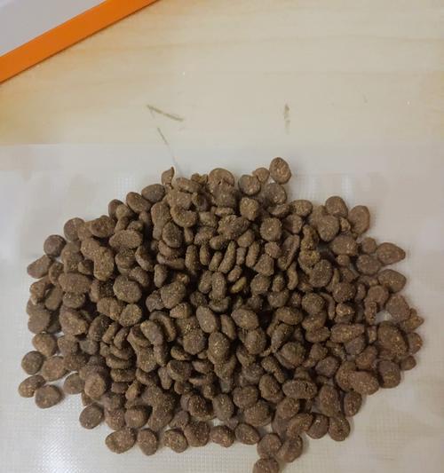 猫粮受潮后会有哪些变化？
