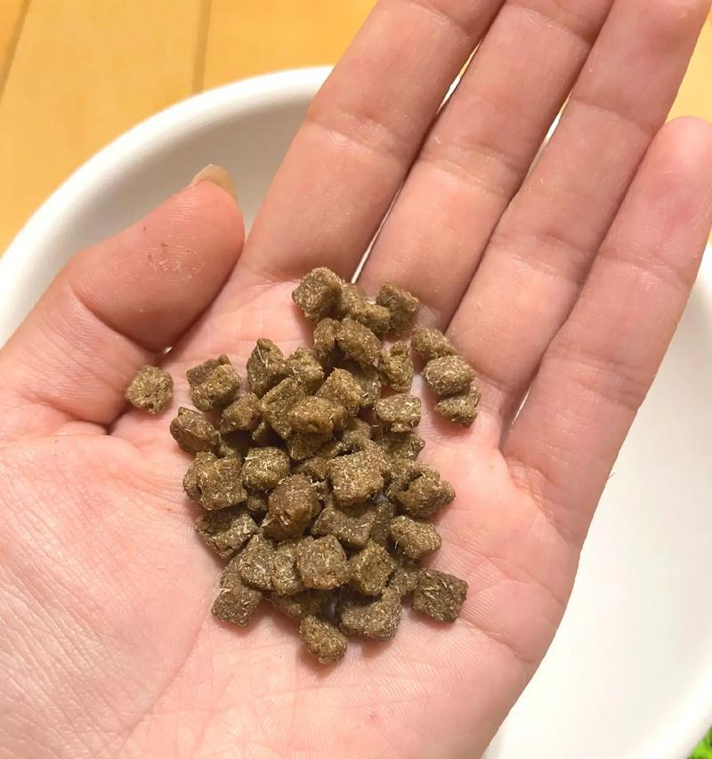 小粒的猫粮猫不爱吃？有什么好的解决方法吗？