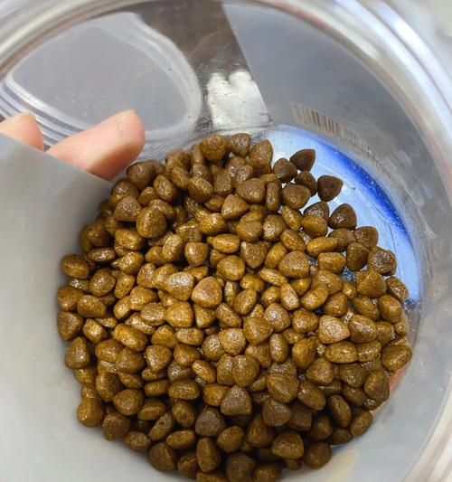 猫粮都有油脂嘛为什么呢？油脂在猫粮中的作用是什么？