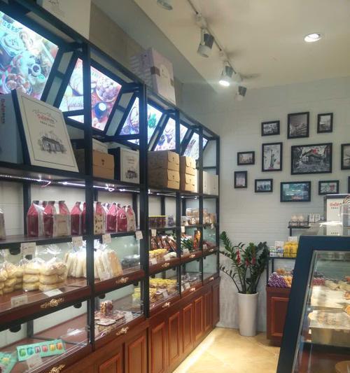 羊驼烘焙蛋糕店的口碑如何？去那里消费需要注意什么？